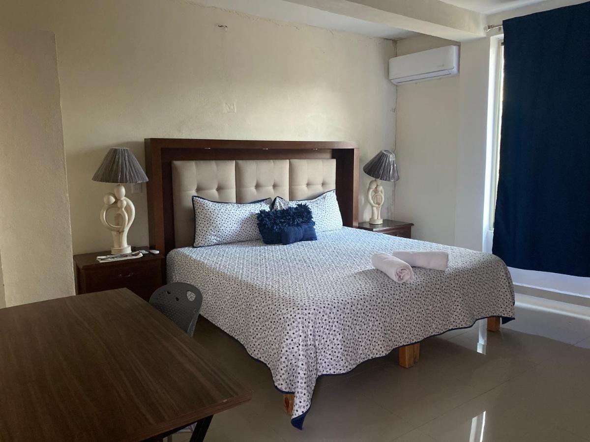 El Fresno Hotel Maria Elenena מראה חיצוני תמונה